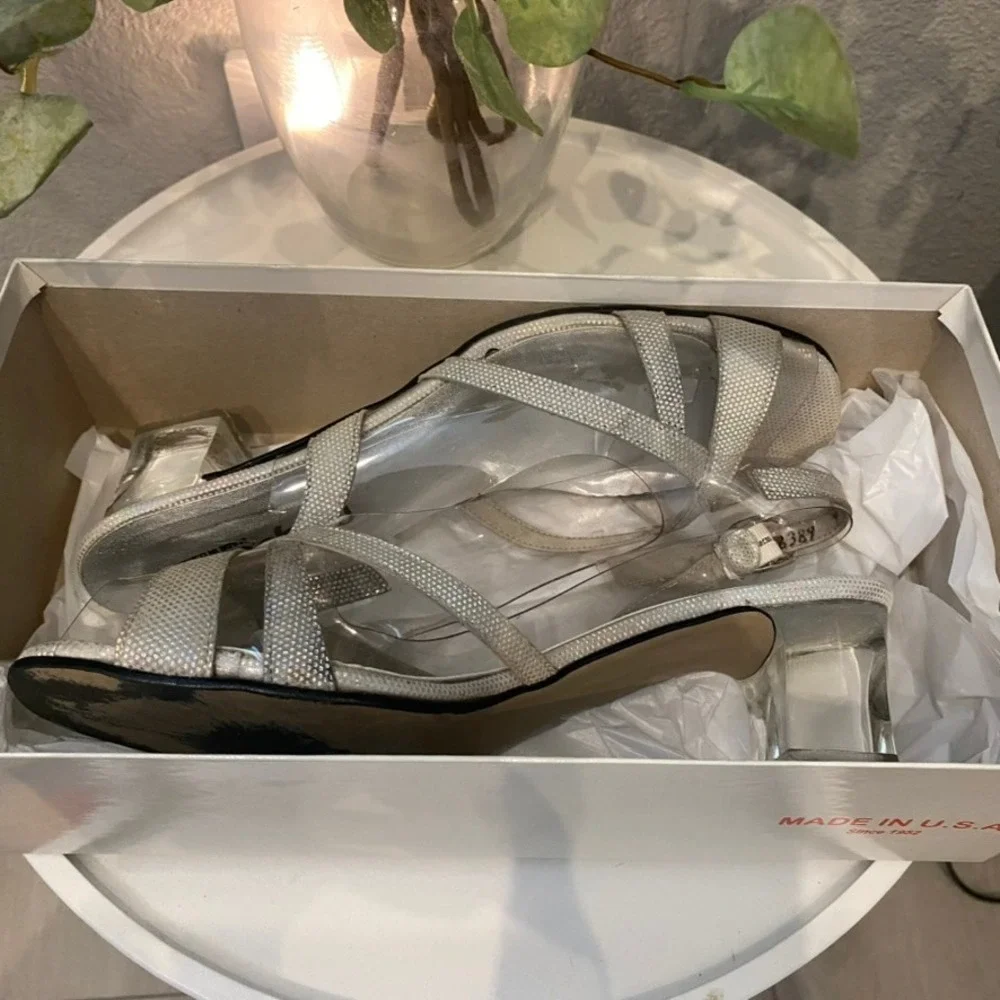 Vtg California Magdesians Silver & Clear Lucite Heels Slingback Cinderella 9